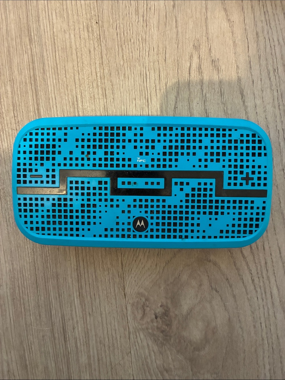 Motorola Blue Portable Bluetooth Speaker with NFC - Picture 1 of 3